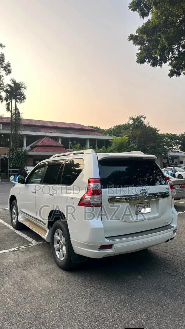 Toyota Land Cruiser Prado 2.7 i 2012 Pearl