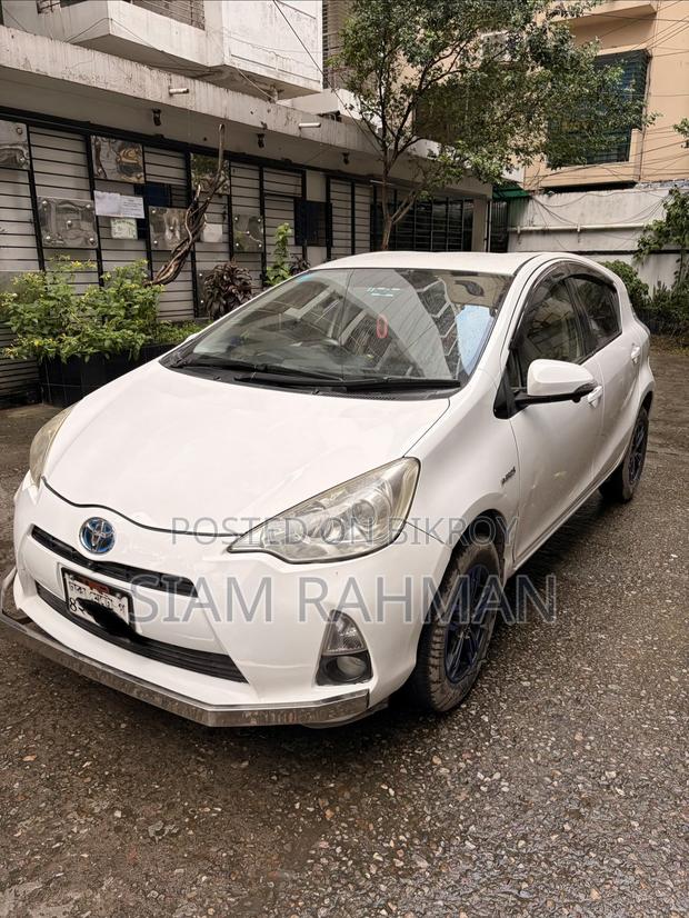 Toyota Aqua 2013 Pearl