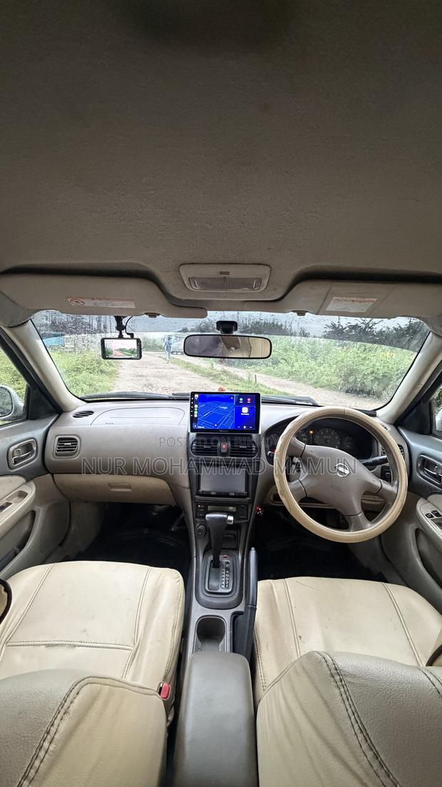 Nissan Sunny 2003 Silver