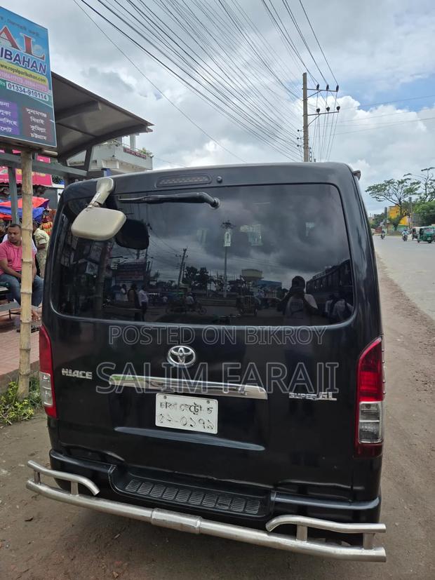 Toyota Grand HiAce 2002 Black