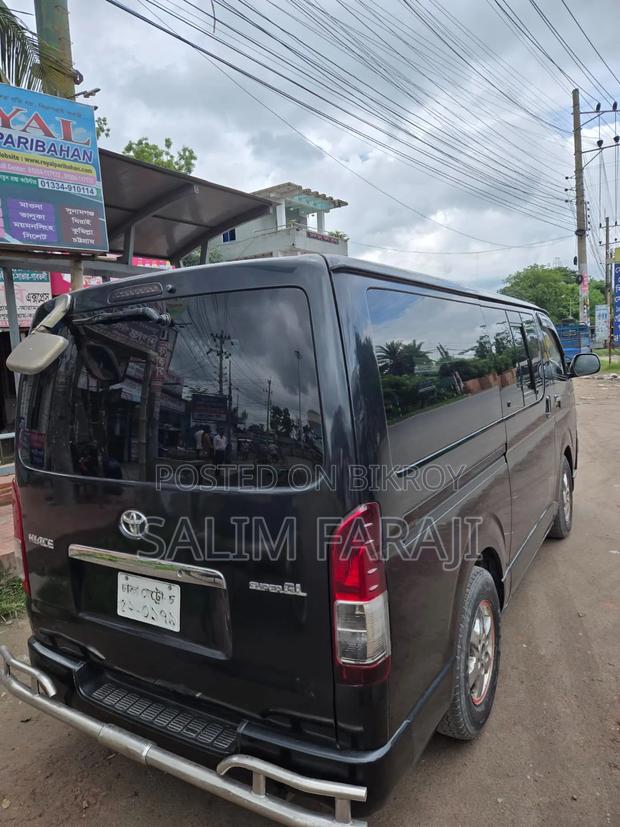 Toyota Grand HiAce 2002 Black