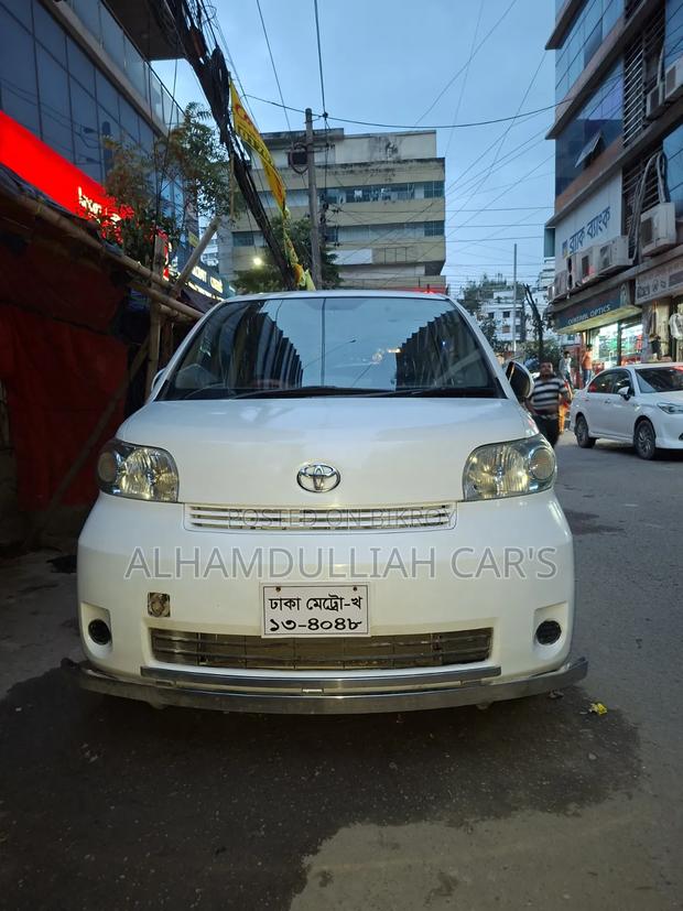 Toyota Porte 2009 Pearl