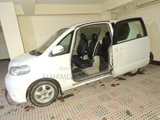Toyota Porte 1.3 FWD 2009 Pearl