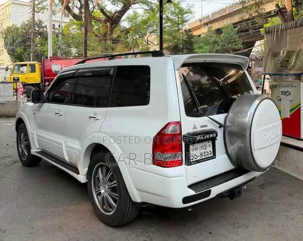 Mitsubishi Pajero Pininfarina 2004 White
