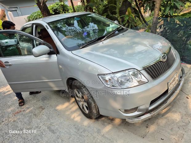 Toyota Corolla 2004 Silver