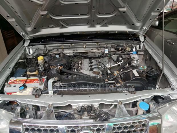 Nissan DoubleCab 2005 Silver