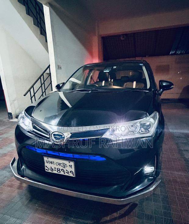 Toyota Corolla Fielder 1.5 Hybrid FWD 2018 Black