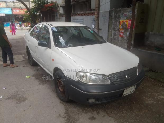 Nissan Sunny 2006 White