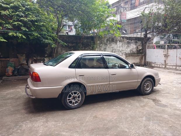 Toyota Sprinter 2000 Silver