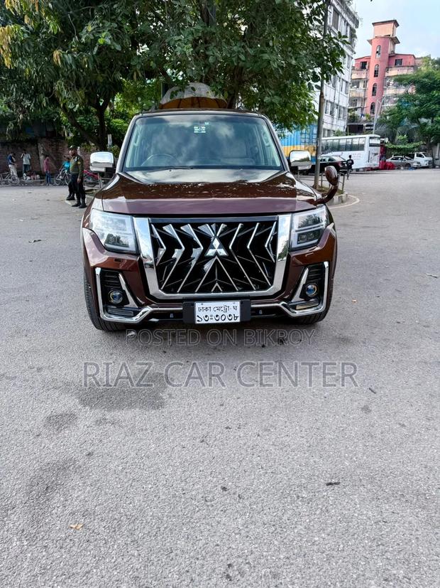 Mitsubishi Pajero 2006 Brown