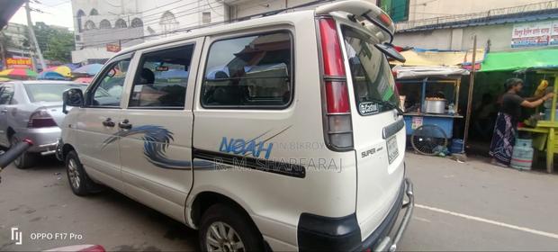 Toyota Noah 2006 White