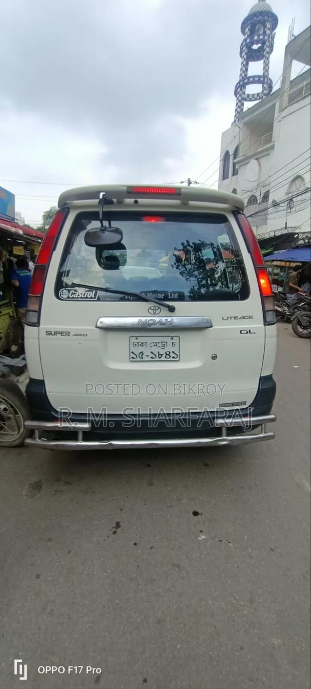 Toyota Noah 2006 White