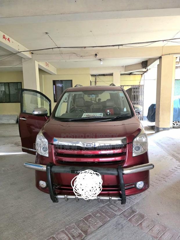 Toyota Noah 2008 Red