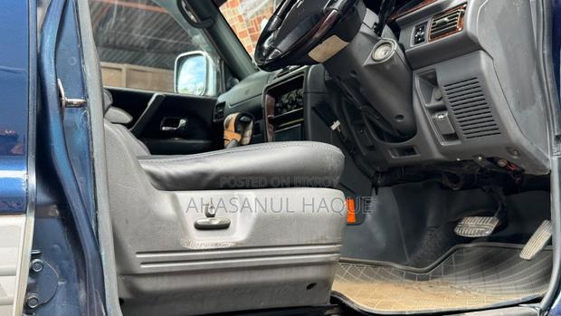 Mitsubishi Pajero GLX Plus 2000 Blue