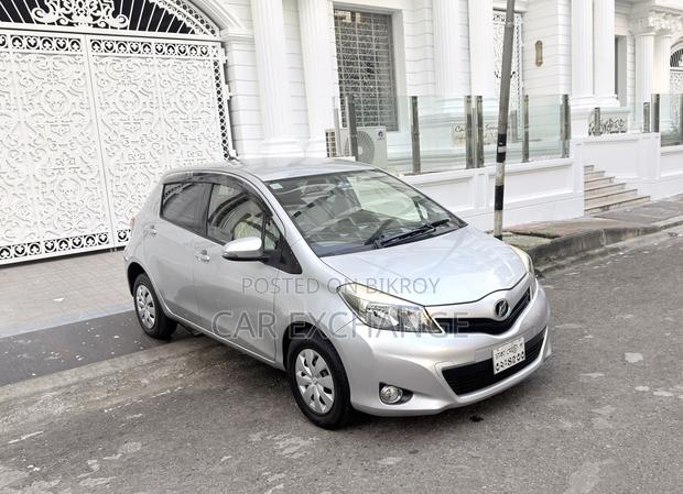 Toyota Vitz 1.3 AWD 5dr 2012 Silver