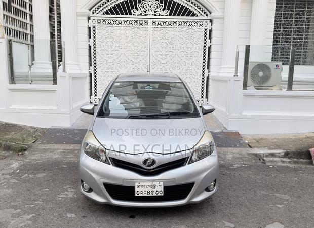 Toyota Vitz 1.3 AWD 5dr 2012 Silver