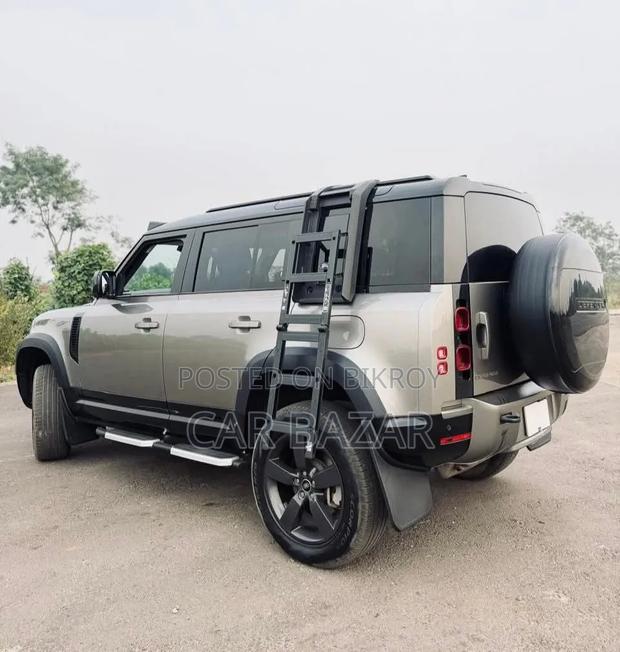 Land Rover Defender X-Dynamic SE 2023 Brown