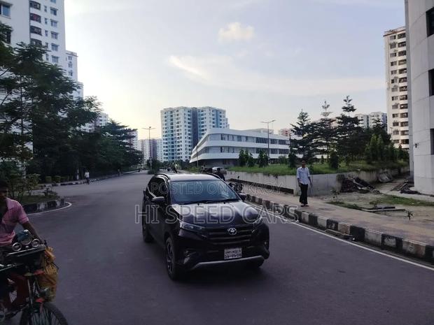 Toyota Rush 1.5 RWD 2019 Maroon