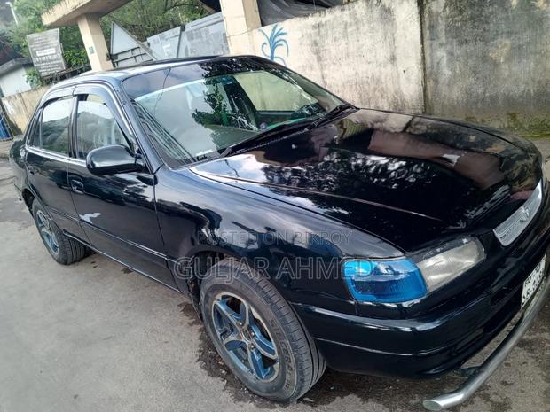 Toyota Corolla 2001 Green