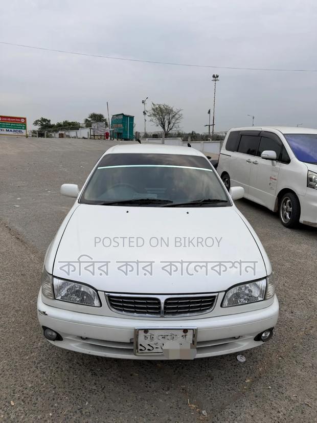 Toyota Corolla 2000 White