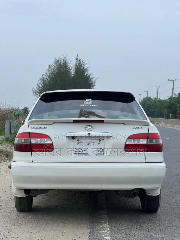 Toyota Corolla 2000 White