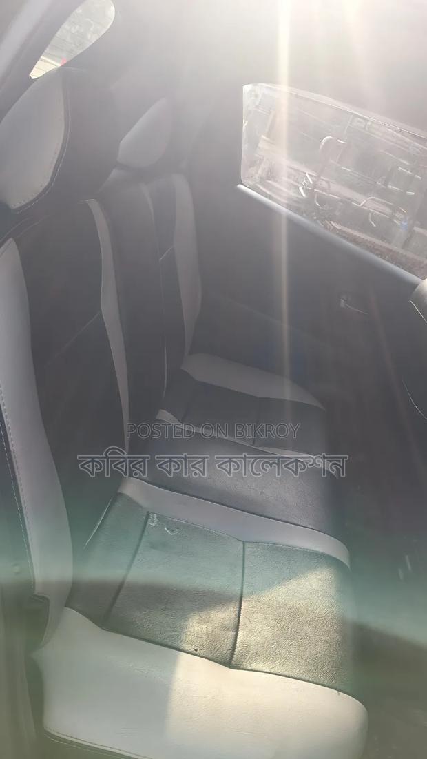 Toyota Vitz 2011 Black