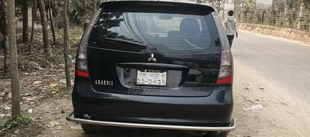 Mitsubishi Grandis 2007 Black