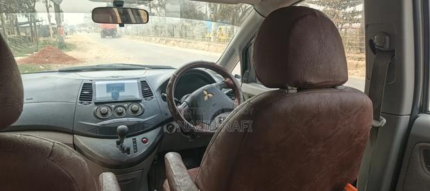 Mitsubishi Grandis 2007 Black