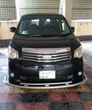 Toyota Noah 2.0 143hp FWD (8 Seater) 2013 Black for sale