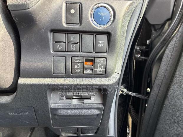 Toyota Noah 2021 Black