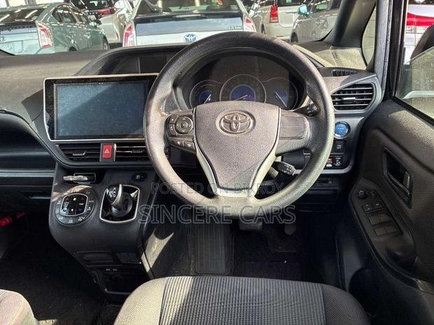 Toyota Noah 2021 Black