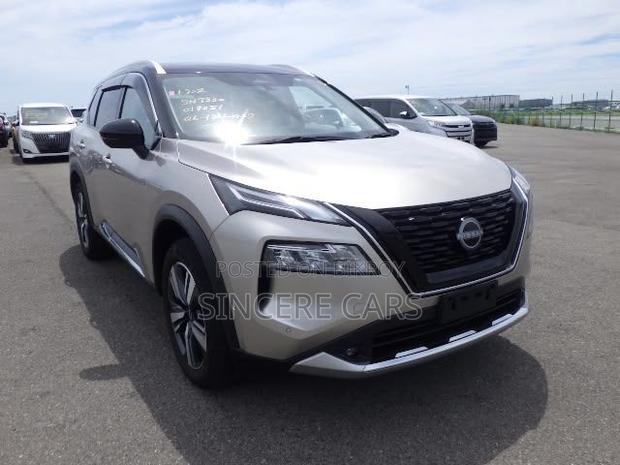 Nissan X-Trail 2023 Gold
