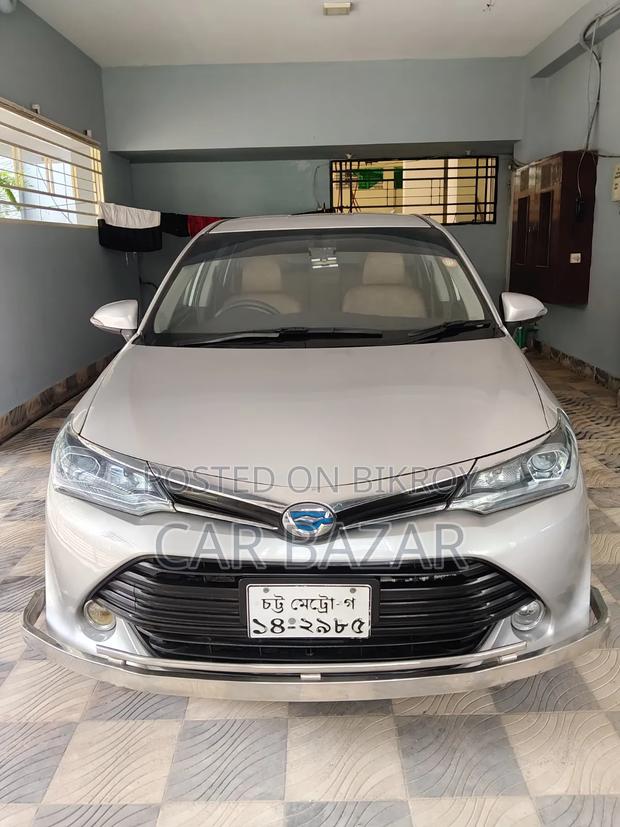 Toyota Corolla Fielder 1.5 Hybrid FWD 2017 Silver