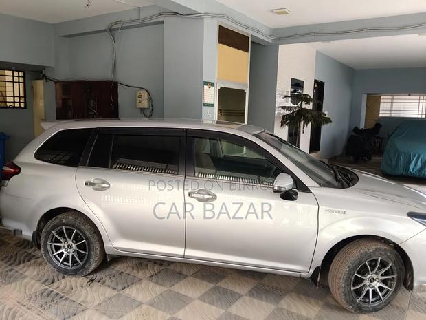 Toyota Corolla Fielder 1.5 Hybrid FWD 2017 Silver
