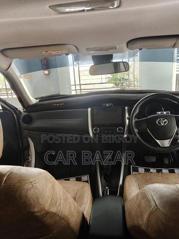 Toyota Corolla Fielder 1.5 Hybrid FWD 2017 Silver