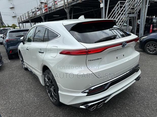Toyota Harrier 2.5 Hybrid 4WD 2021 Pearl