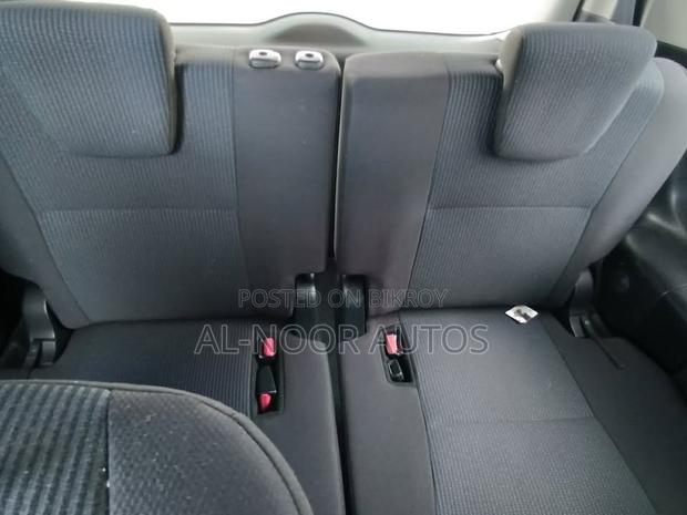 Toyota Noah 2021 Silver