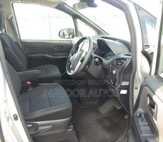 Toyota Noah 1.8 FWD Hybrid (7 Seater) 2021 Silver
