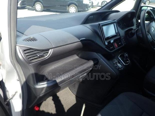 Toyota Noah 1.8 FWD Hybrid (7 Seater) 2021 Silver