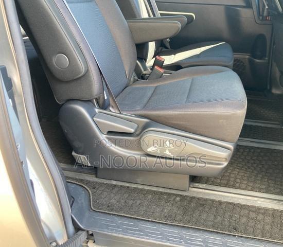 Toyota Noah 1.8 FWD Hybrid (7 Seater) 2021 Silver