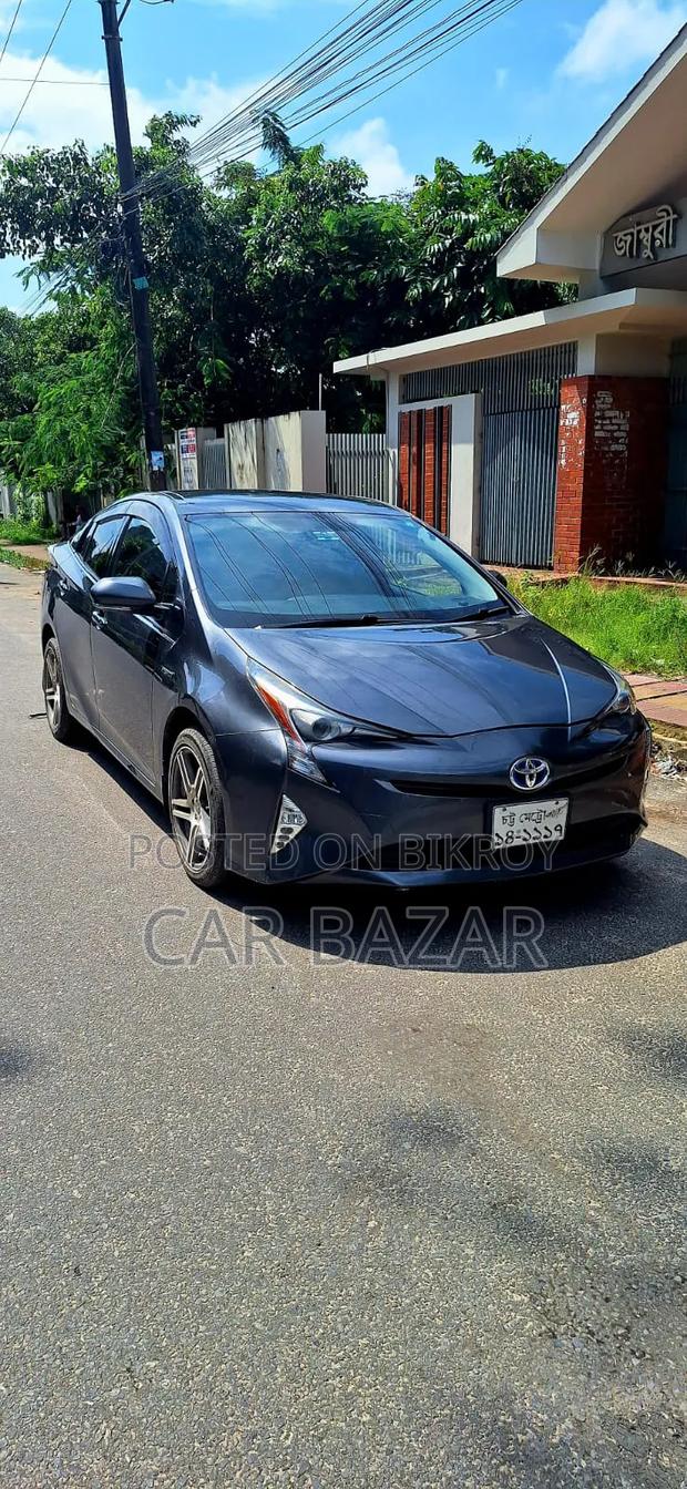Toyota Prius 4dr Hatchback (1.8L 4cyl Gas/Electric Hybrid CVT) 2016