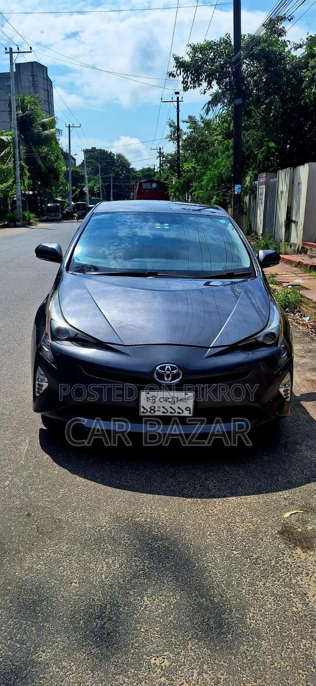 Toyota Prius 4dr Hatchback (1.8L 4cyl Gas/Electric Hybrid CVT) 2016