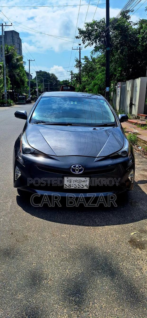 Toyota Prius 4dr Hatchback (1.8L 4cyl Gas/Electric Hybrid CVT) 2016