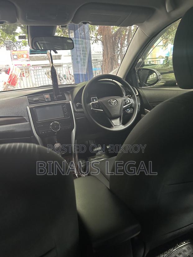 Toyota Premio 2017 Silver