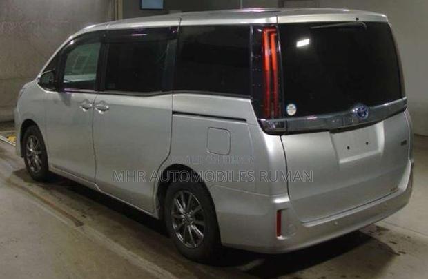 Toyota Noah 1.8 FWD Hybrid (7 Seater) 2021 Silver