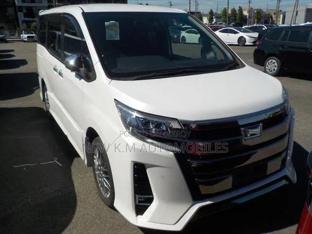 Toyota Noah 2021 Pearl