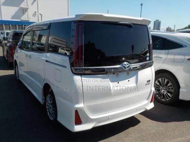 Toyota Noah 2021 Pearl