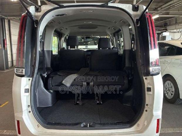 Toyota Noah 2021 Pearl