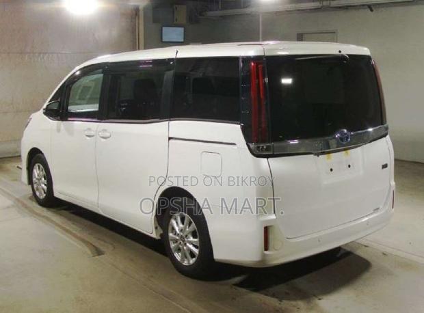 Toyota Noah 2021 Pearl