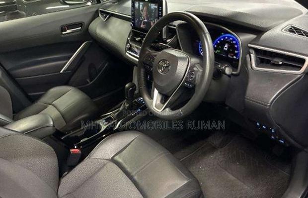 Toyota Corolla Cross 1.8 Hybrid FWD 2022 Black